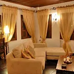 게스트하우스 Luxury Pantheon 4*